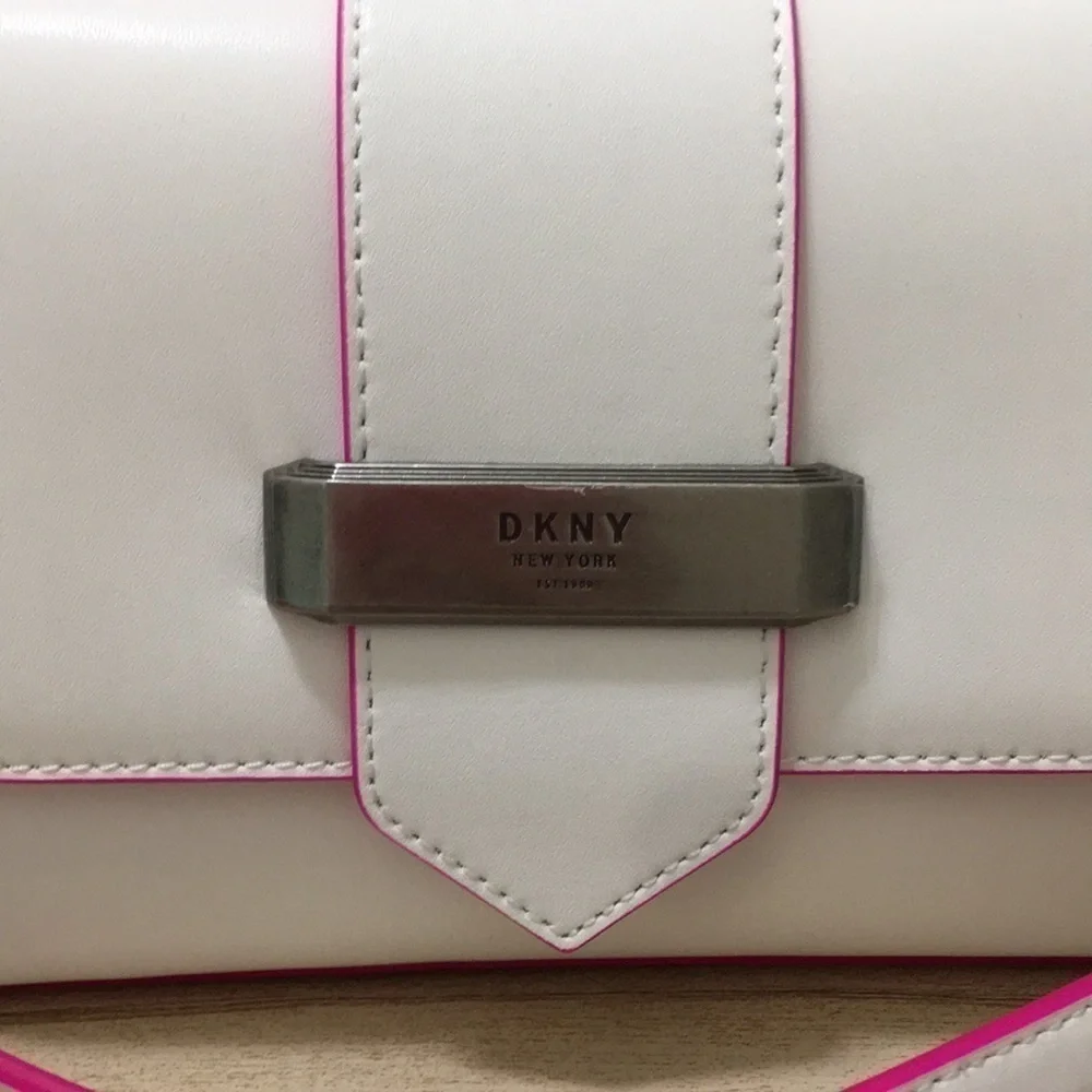 𝅺dkny Val Flap Shoulder Bag
